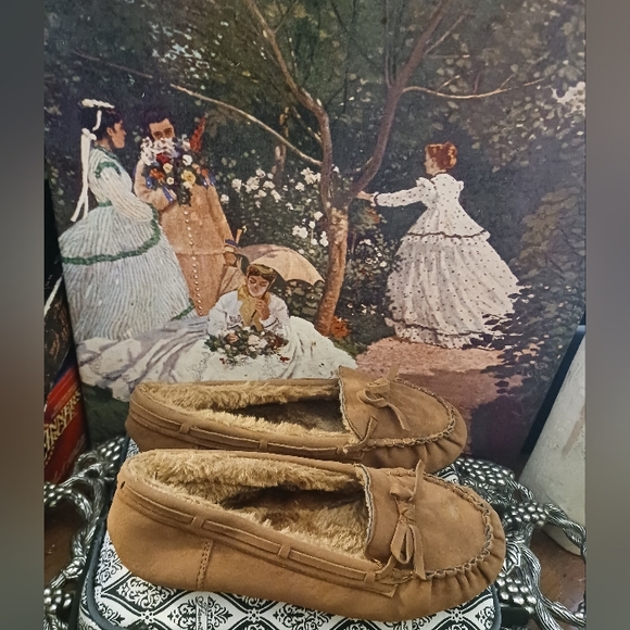 🥿🥿Blue Berry shearling lined slippers Size 6.5, Tan Color,Nice Gift 🎁 Giving. - Picture 6 of 6